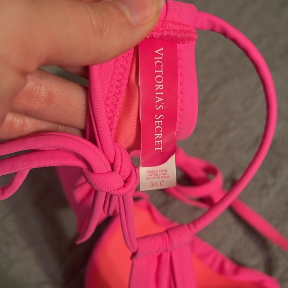 Victoria’s Secret bathing suit top - Picture 4 of 4